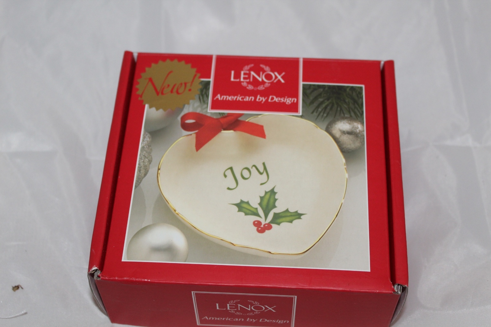 LENOX  CHIRSTMAS HEART SHAPED \