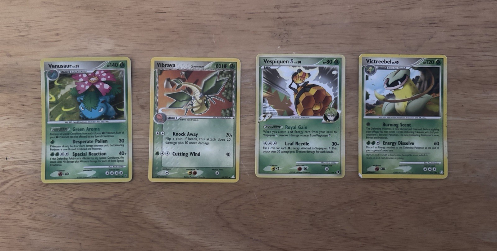 Pokémon TCG Vintage Lot 4 Cards Venusaur Holo Vibrava Victreebel Vespiquen