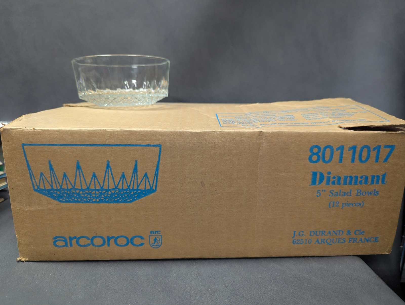 Set Of 12 Vtg ARCOROC 5” Dessert Bowls France Diamant Starburst Glass Comp Case