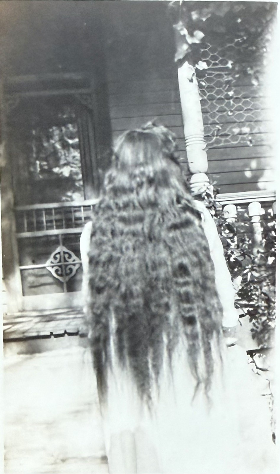Original Vintage Photo Woman Back To Camera Long Hair Handwritten Date 1915