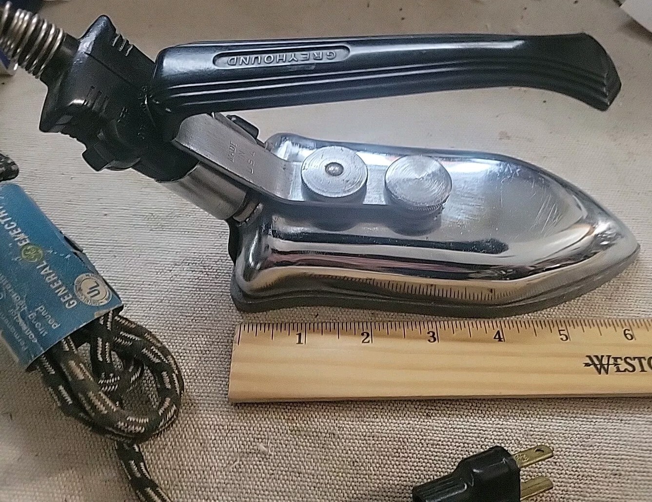 VTG Greyhound Electric Travel Iron Middleton & Meads Co Baltimore  USA  WORKING 