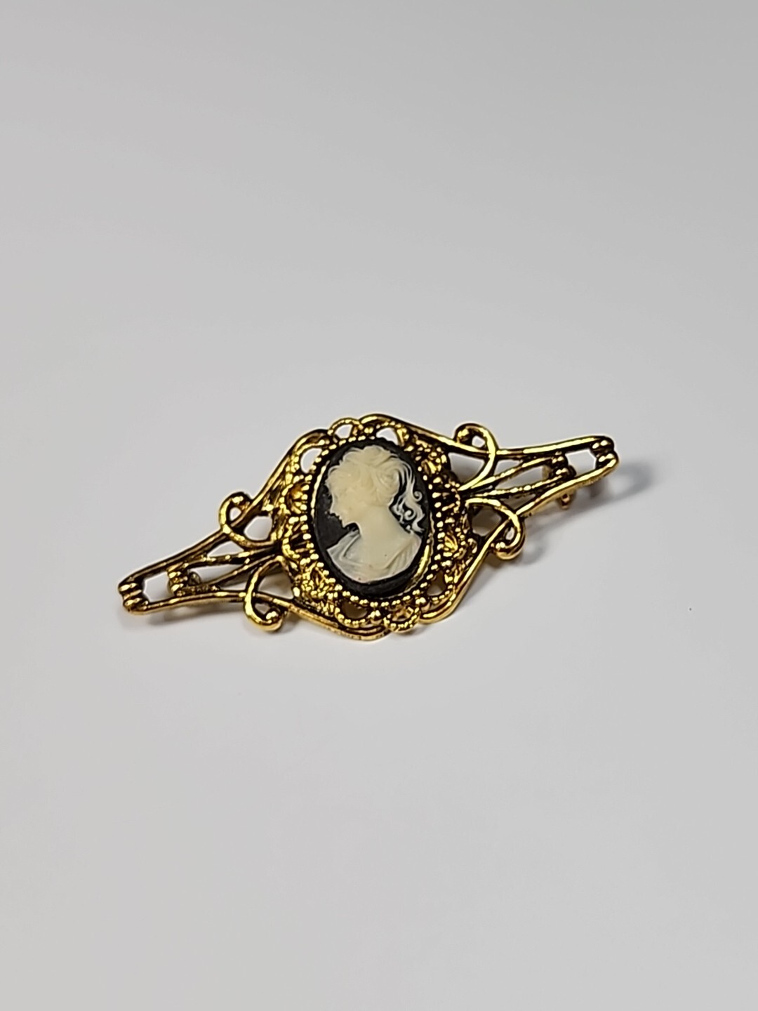 Cameo Brooch Lapel Pin Ornate Gold Color Setting