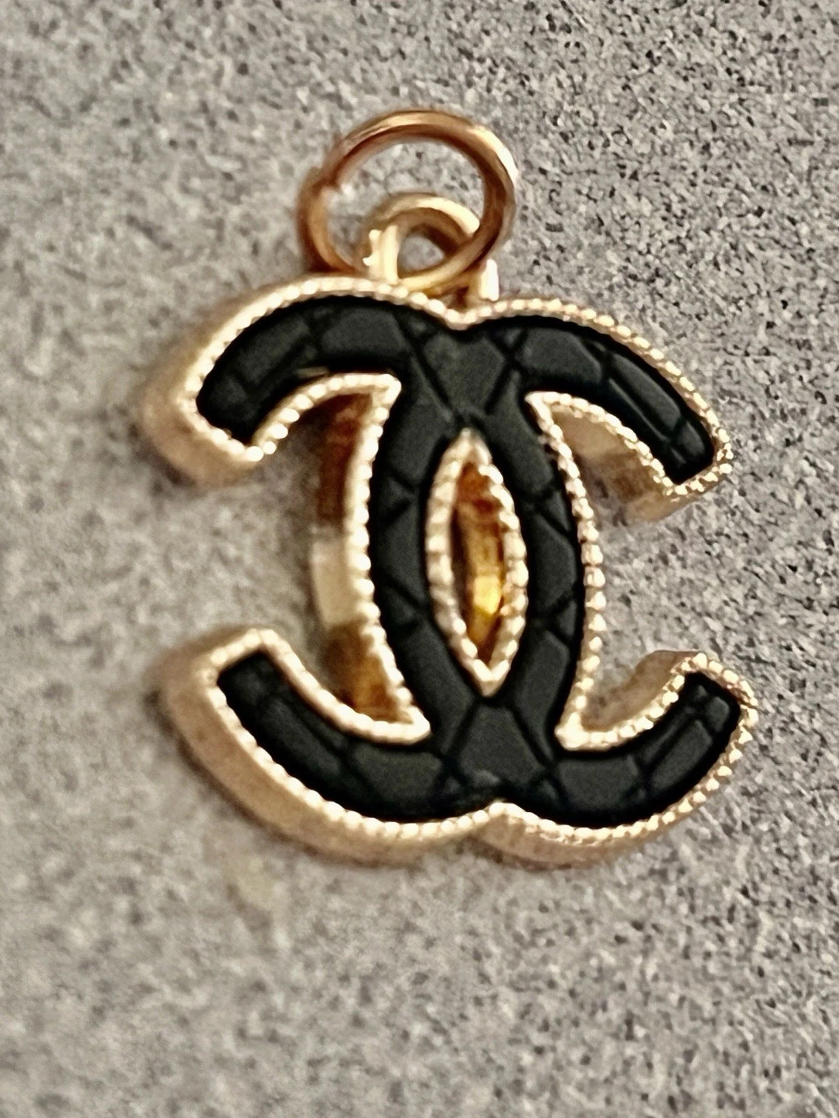CHANEL BUTTON ZIP PULL GOLD TONE 21 MM  “1 pc”  Black