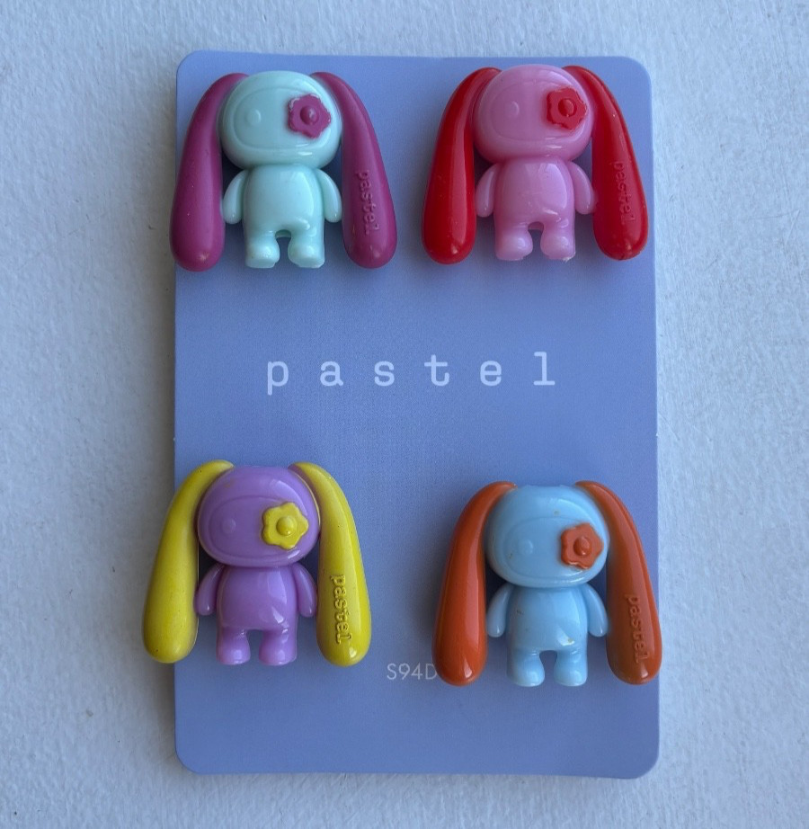 CJ Hendry PASTEL x Salon 94 JUJU bead set (4) + exhibition bead list