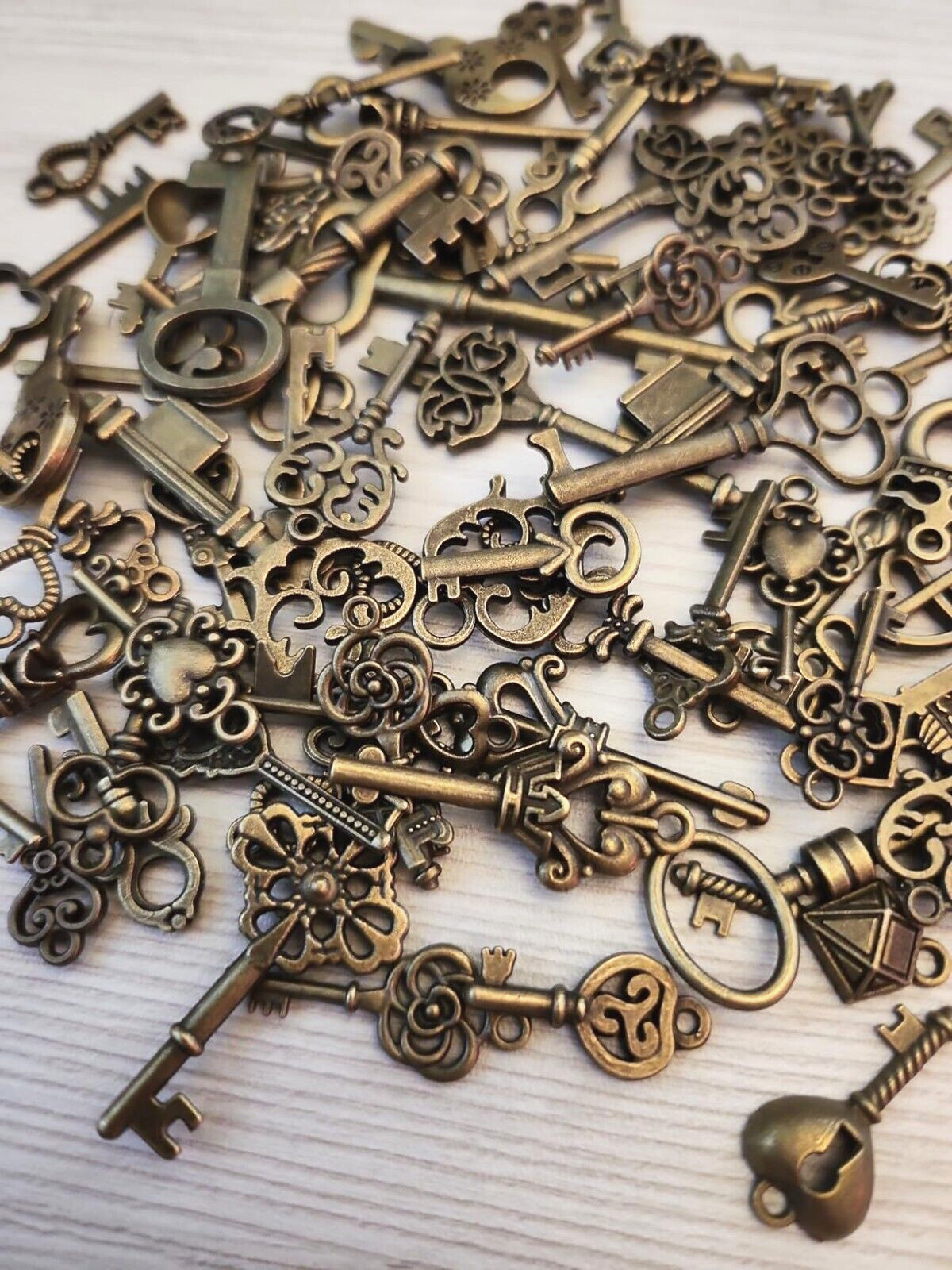 125 PCS Vintage Skeleton Key Set Charms JIALEEY Mixed Antique Style Bronze Brass