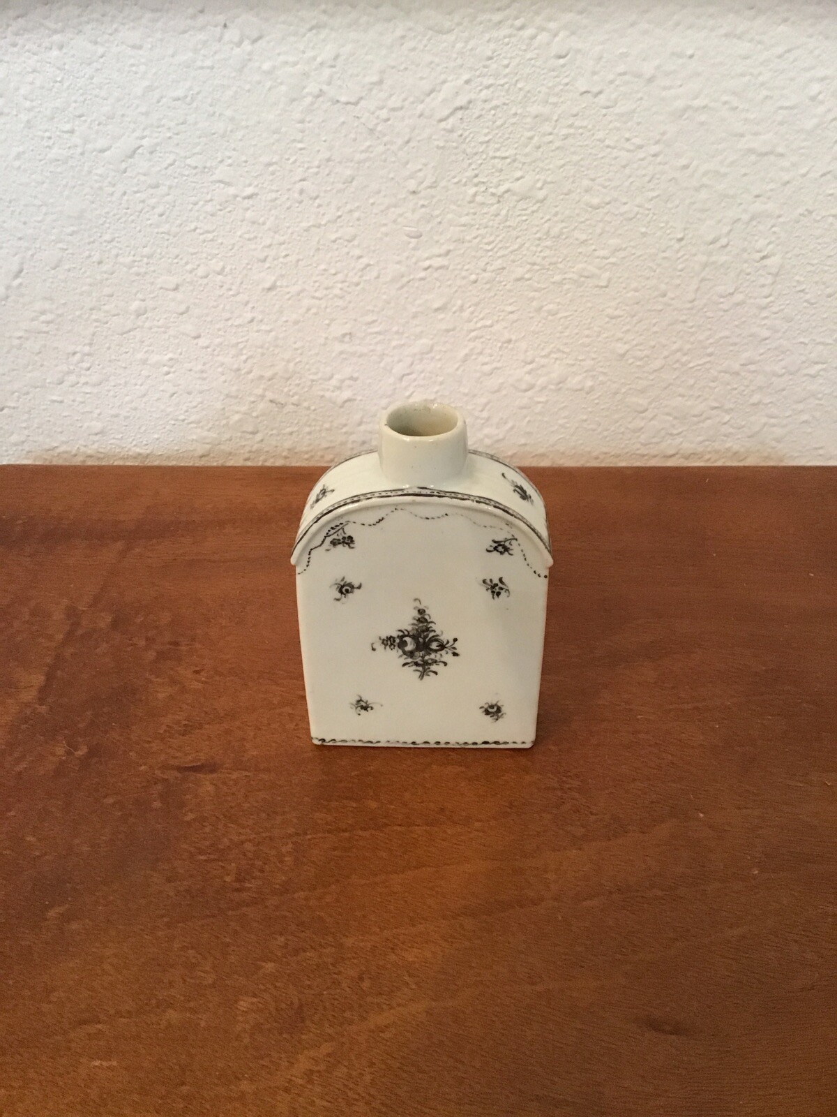 Rare 18th Century Chinese Export Porcelain Arched Shoulder Tea Caddy EnGrisaille