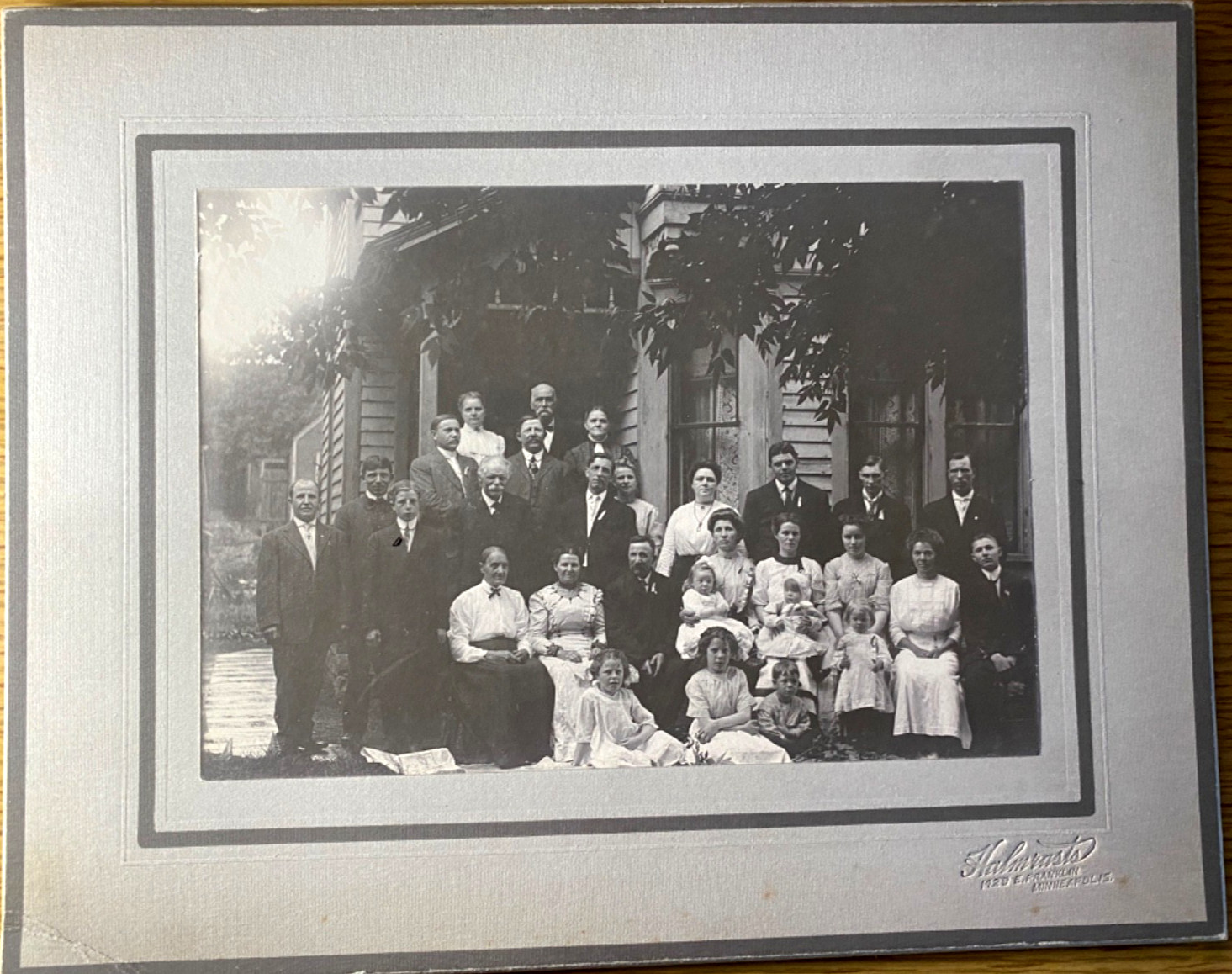 1890s FAMILY GATHERING antique 8x10 mounted photograph MINNEAPOLIS, MINNESOTA