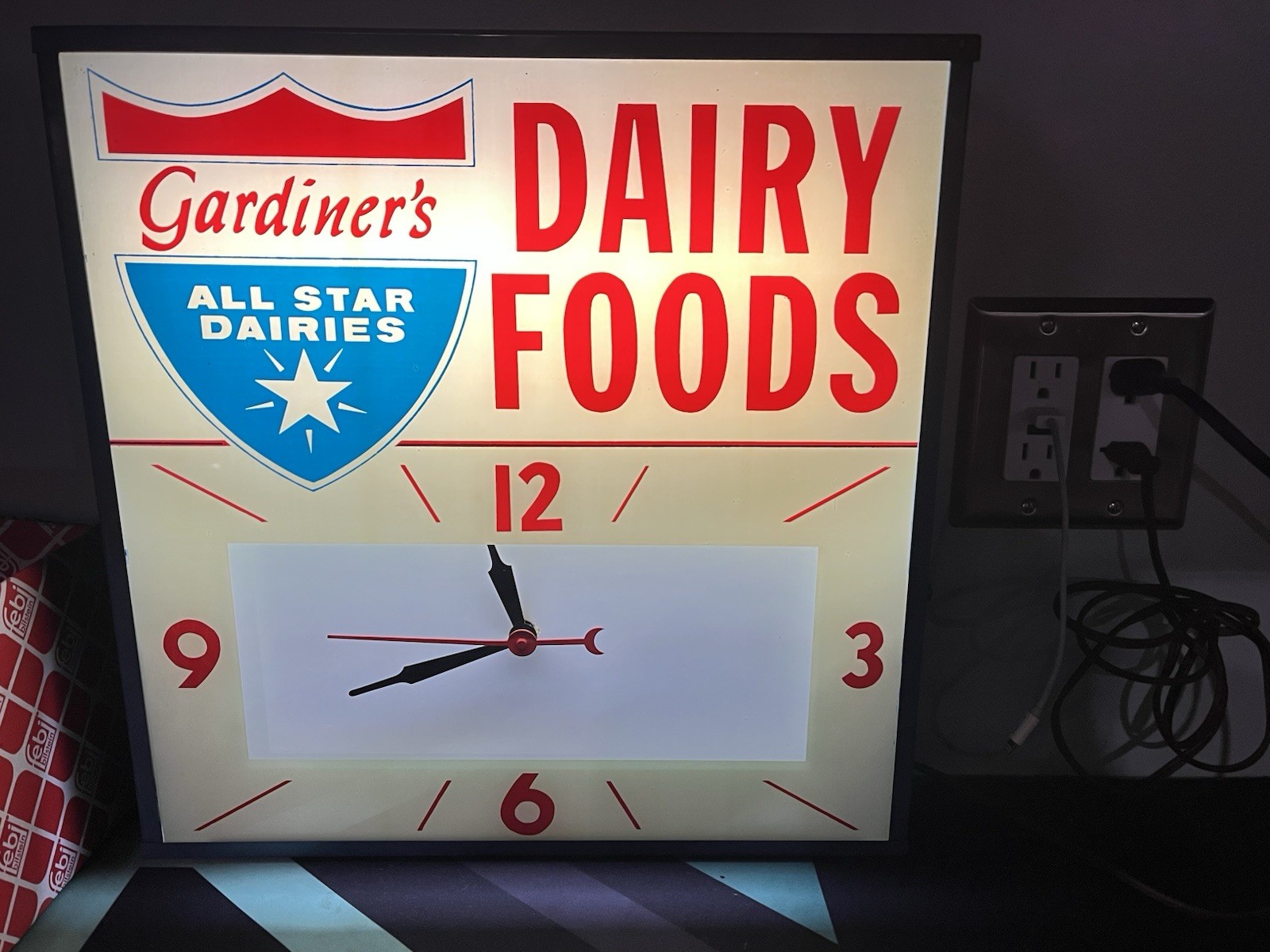 Vintage All-Star Dairy Gardiner Family Local Kansas /MO /1966 Advertising Clock
