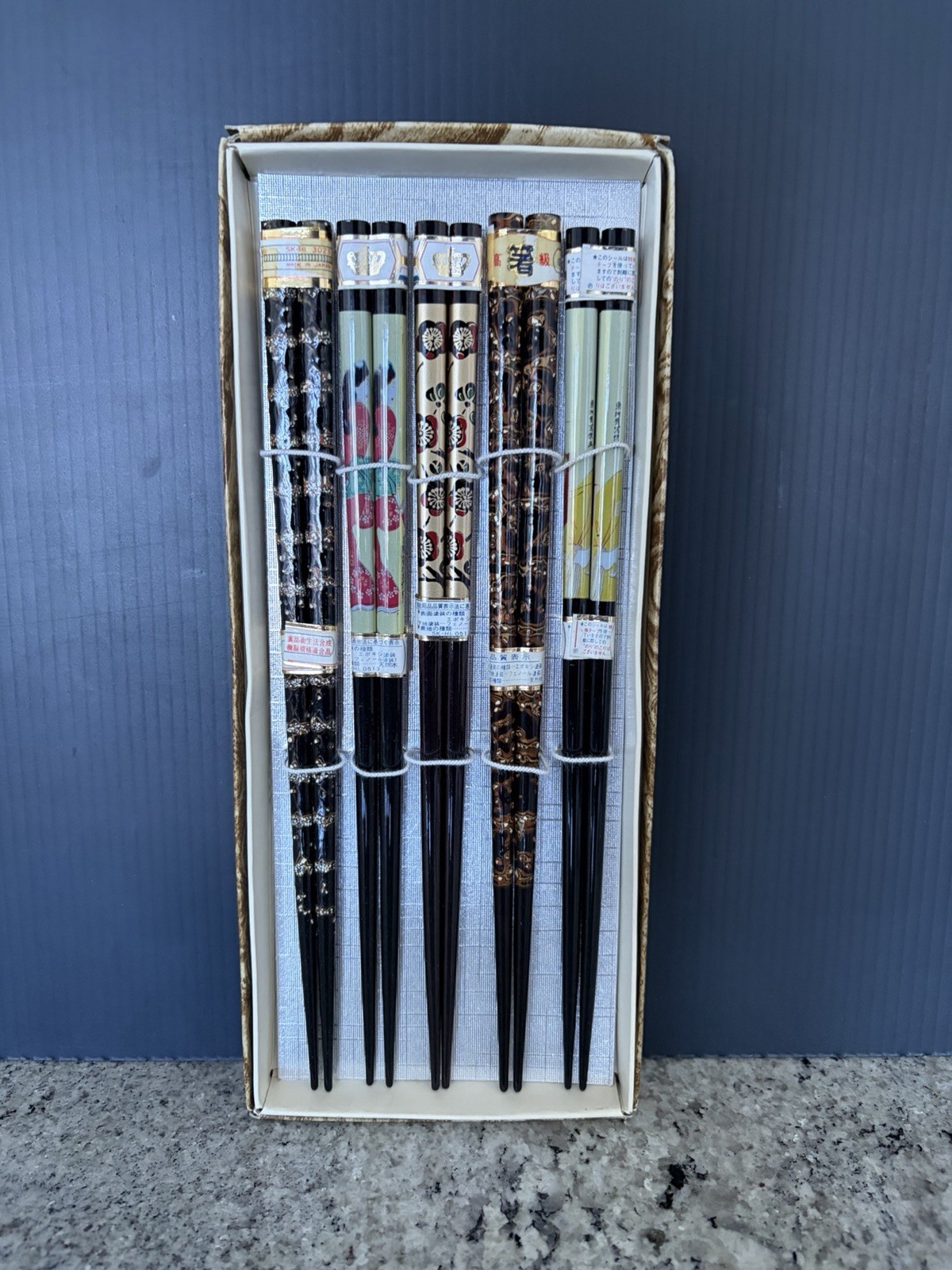 Japanese Lacquer Chopsticks Boxed Set 5 Pairs Maki-e Ukiyo-e Utamaro Sharaku