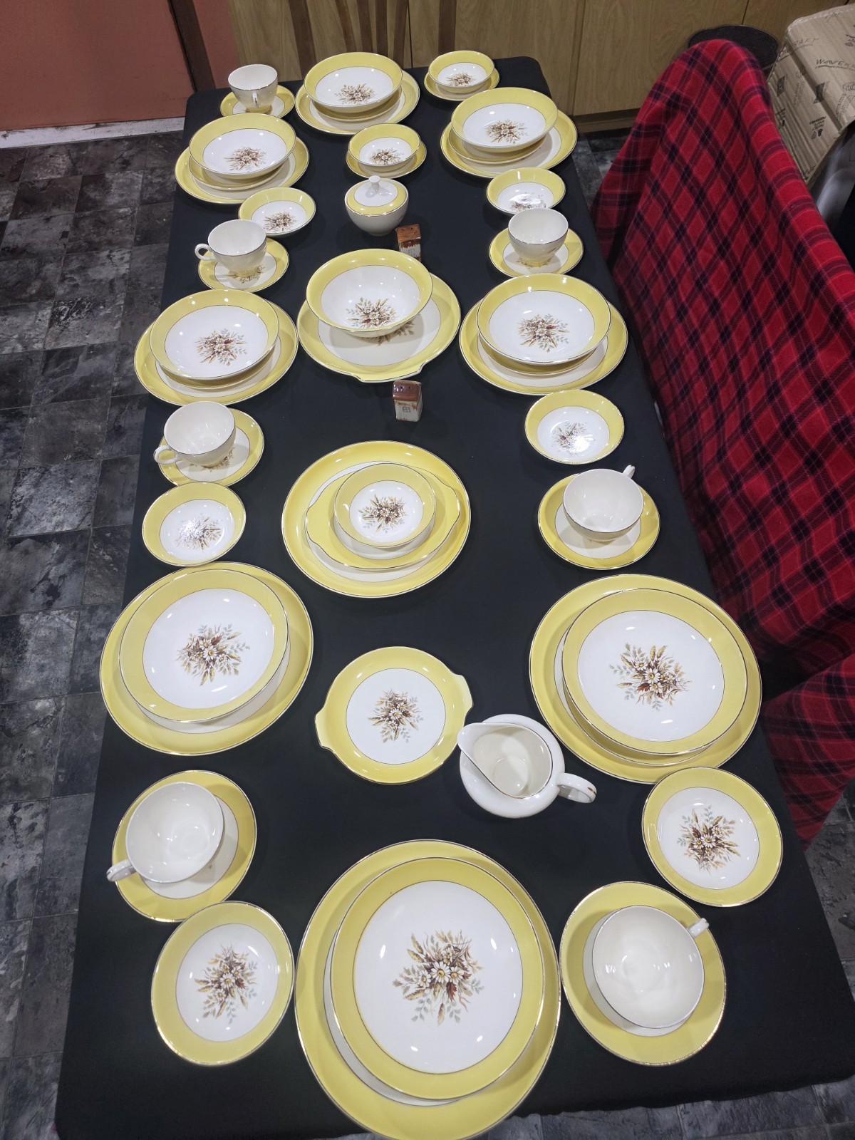 Vintage Cunningham & Pickett Inc. Sunglow Hand Decorated Warranted 22K Gold Set Vintage Cunningham & Pickett Inc. Sunglow Hand Decorated Warranted 22K Gold Set