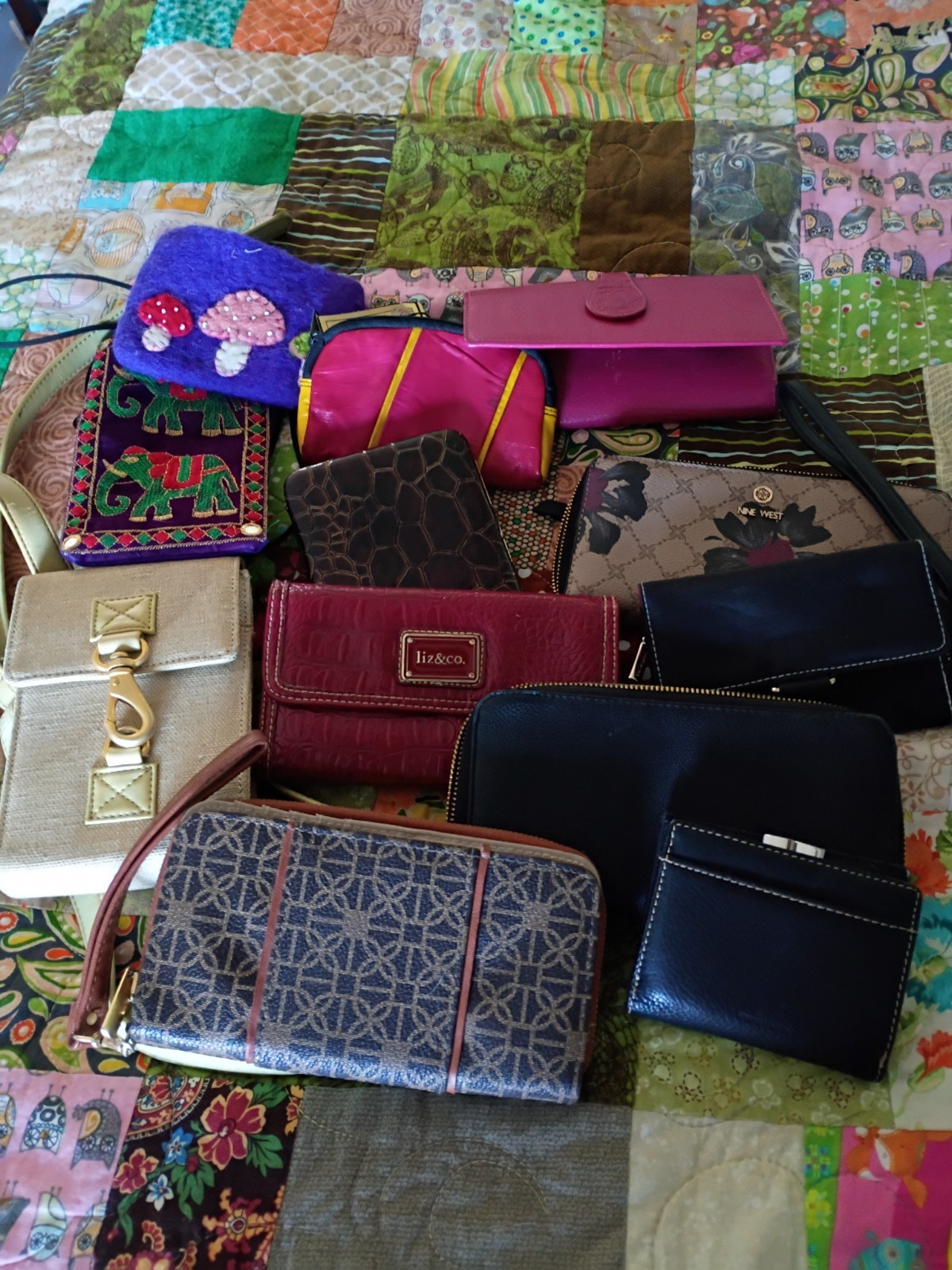 Lot Of Wallets , 4+ Lbs  Some Brands , Vintage To Modern Please Read, Nice Con