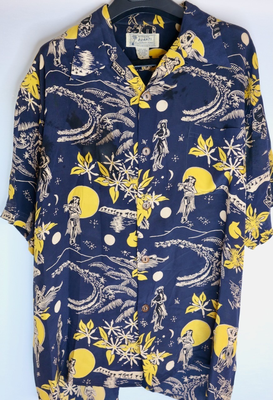 Vintage Avanti Hula Moon 100% Silk Hawaiian Shirt Navy Short-Sleeve Medium 46\