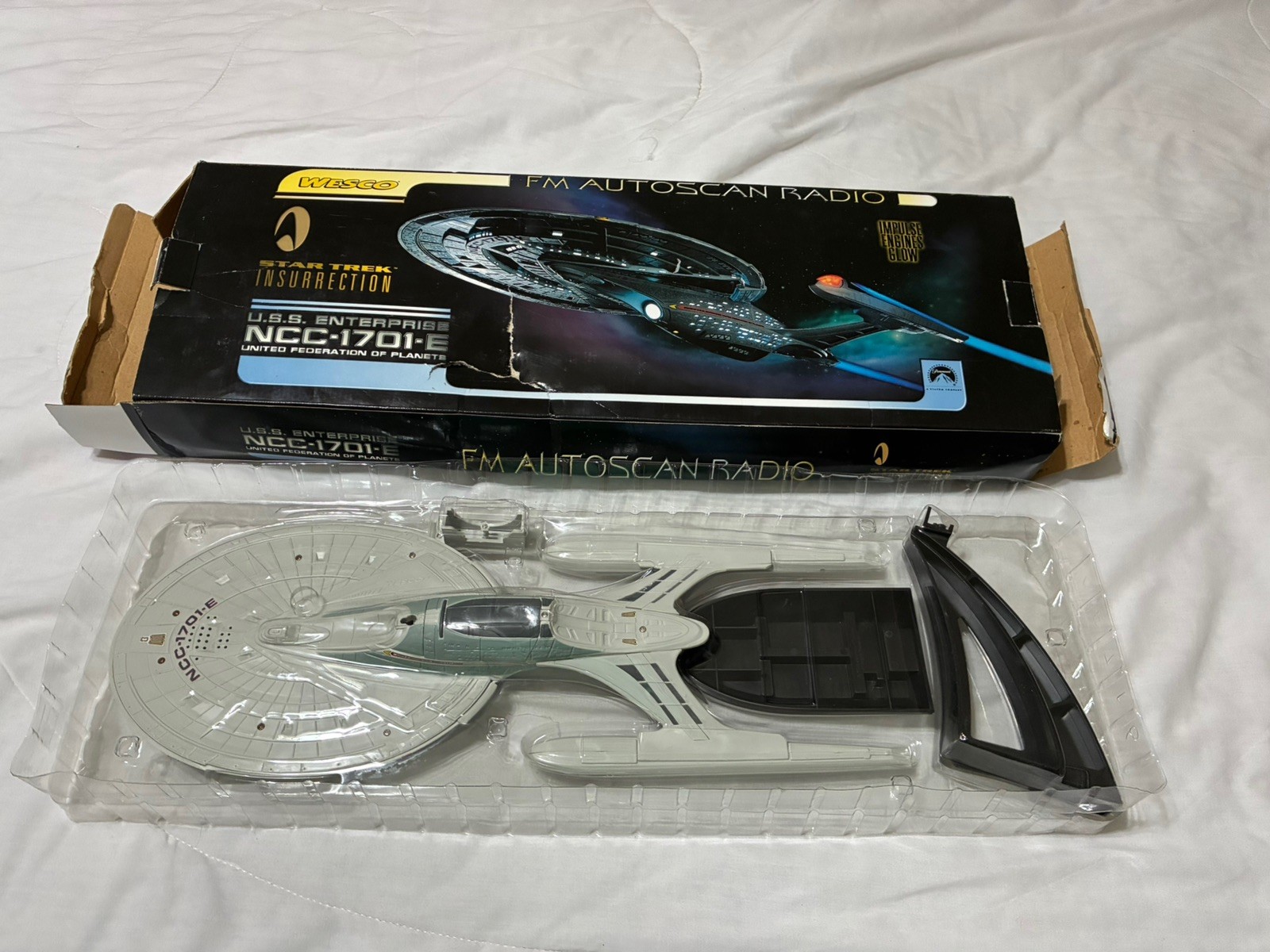 1999 Wesco Star Trek Insurrection USS Enterprise NCC-1701-E FM Autoscan Radio
