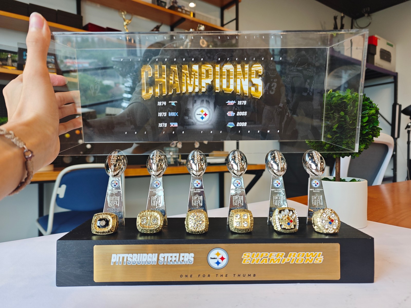 Pittsburgh Steelers Super Bowl Championship Trophy Ring Display Case Set Pittsburgh Steelers Super Bowl Championship Trophy Ring Display Case Set