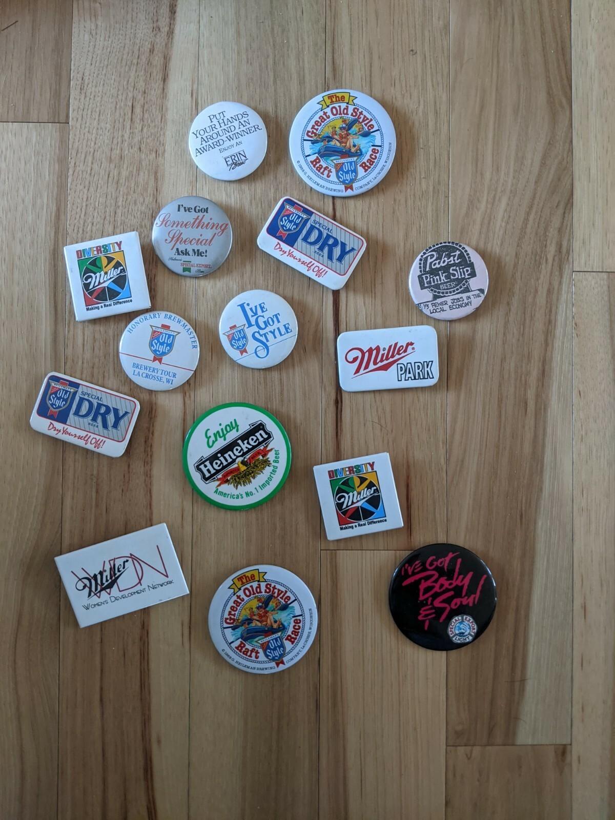 Lot of 15 OLD STYLE PABST SPECIAL EXPORT MILLER BEER PINS LOT BAR DECOR DISPLAYS