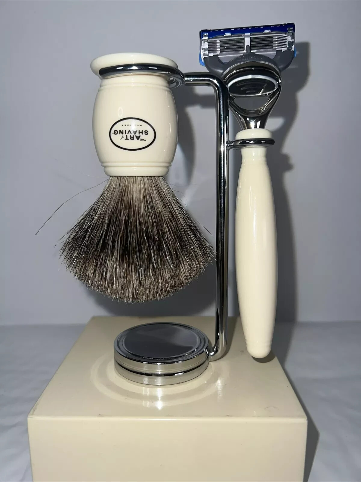 Art Of Shaving Classic Ivory Resin Razor & Nickel Stand W/Pure Badger Brush 4 bl