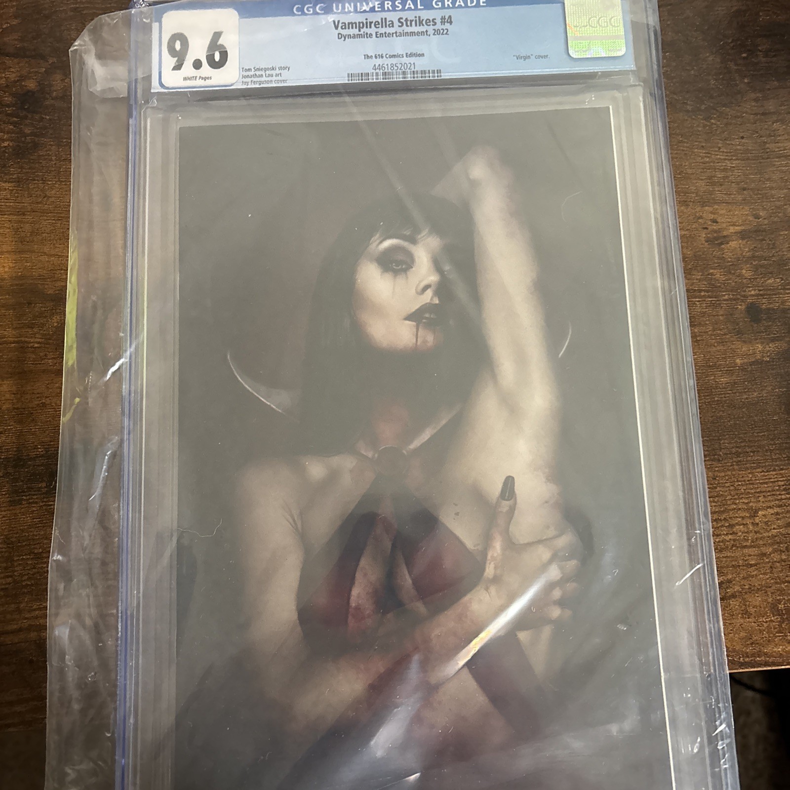 VAMPIRELLA STRIKES #4 CGC 9.6 GRADED 616 COMICS JAY FERGUSON VIRGIN VARIANT VAMPIRELLA STRIKES #4 CGC 9.6 GRADED 616 COMICS JAY FERGUSON VIRGIN VARIANT