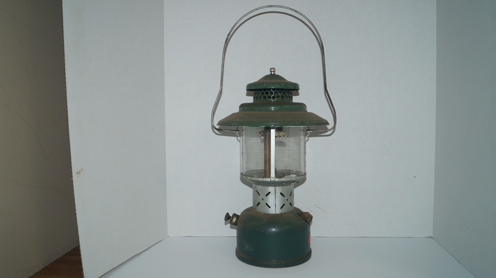 Vintage 1958 Coleman Double Mantle Big Hat Lantern Model 228E Wichita Kansas USA