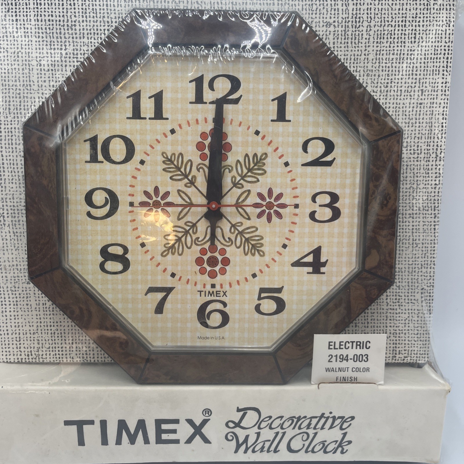 Timex Vintage Wall Clock Electric Wood Grain Plastic Granny Core 2194B READ