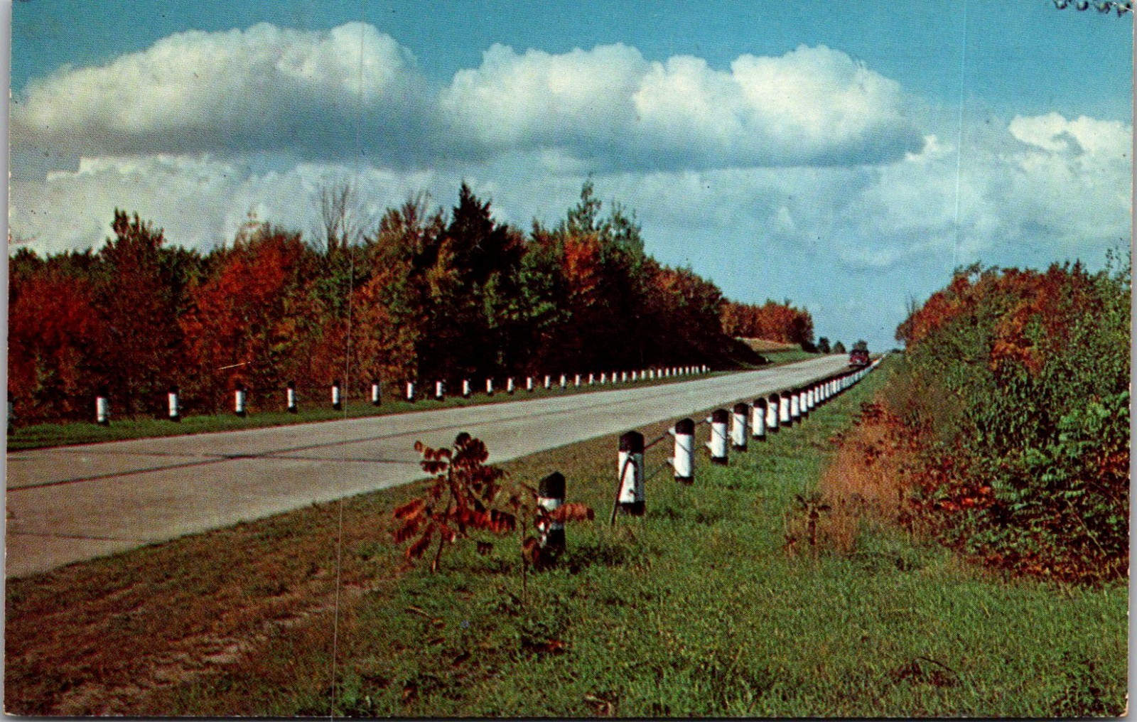 Iowa IA & Nebraska NE Roadside Scene US 30 Lincoln Highway Postcard