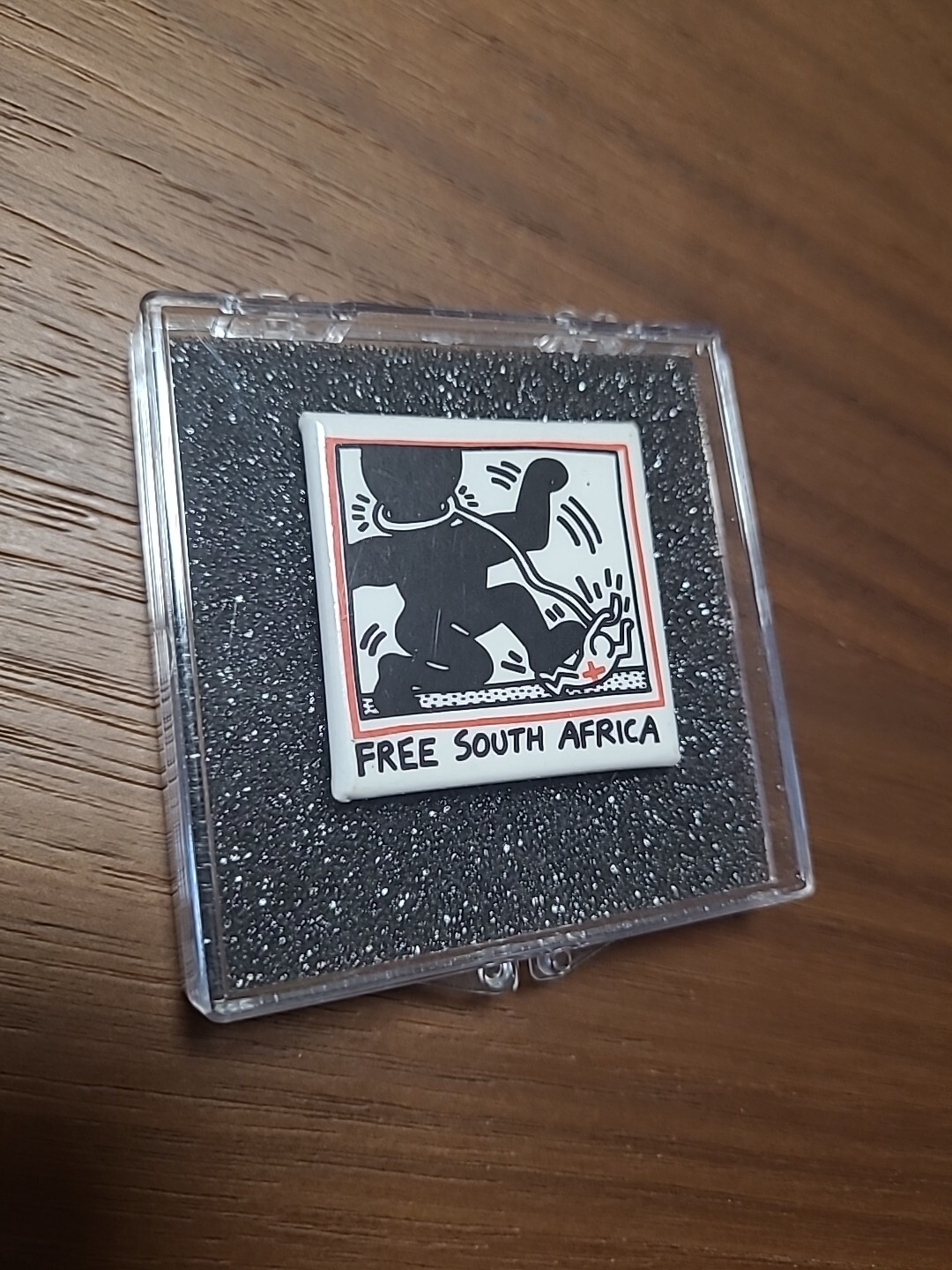 Keith Haring Vintage Free South Africa 1985 Design 1988 Pin Rare Brand New Box