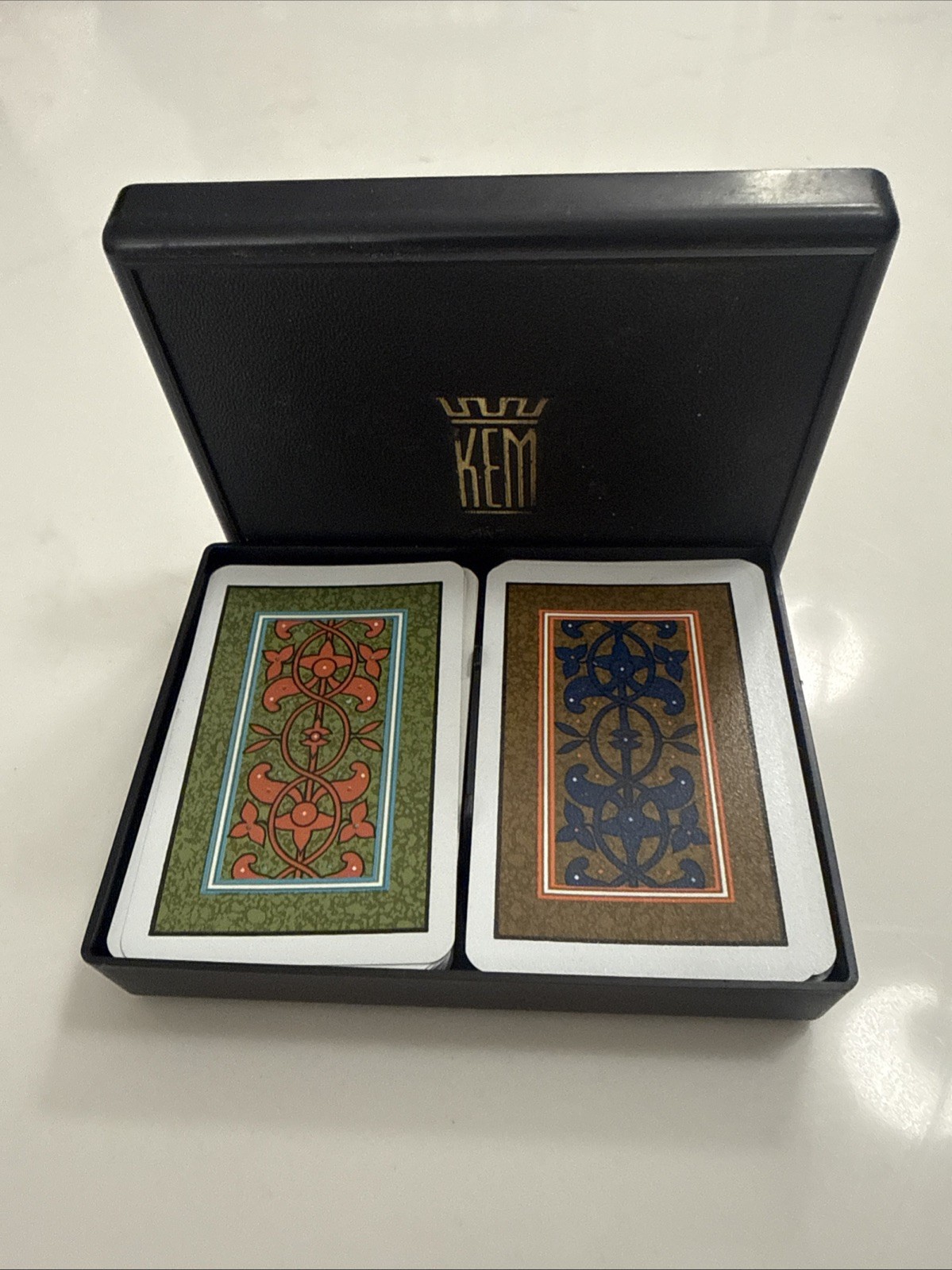 KEM Pinochle Playing Cards ARABESQUE Dual Deck Plastic Set Case 