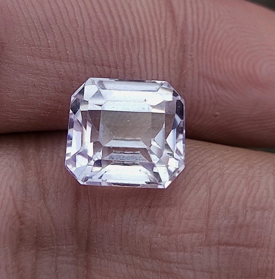 9.5 ct Natural Flourscent Kunzite Clear Gemstone With Nice Color - Octagon Cut