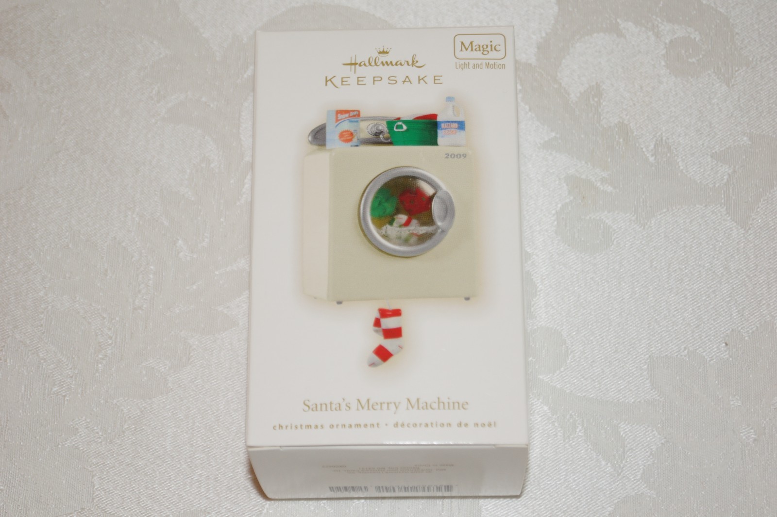 Hallmark Keepsake Magic Ornament 2009 Santa's Merry Machine NEW