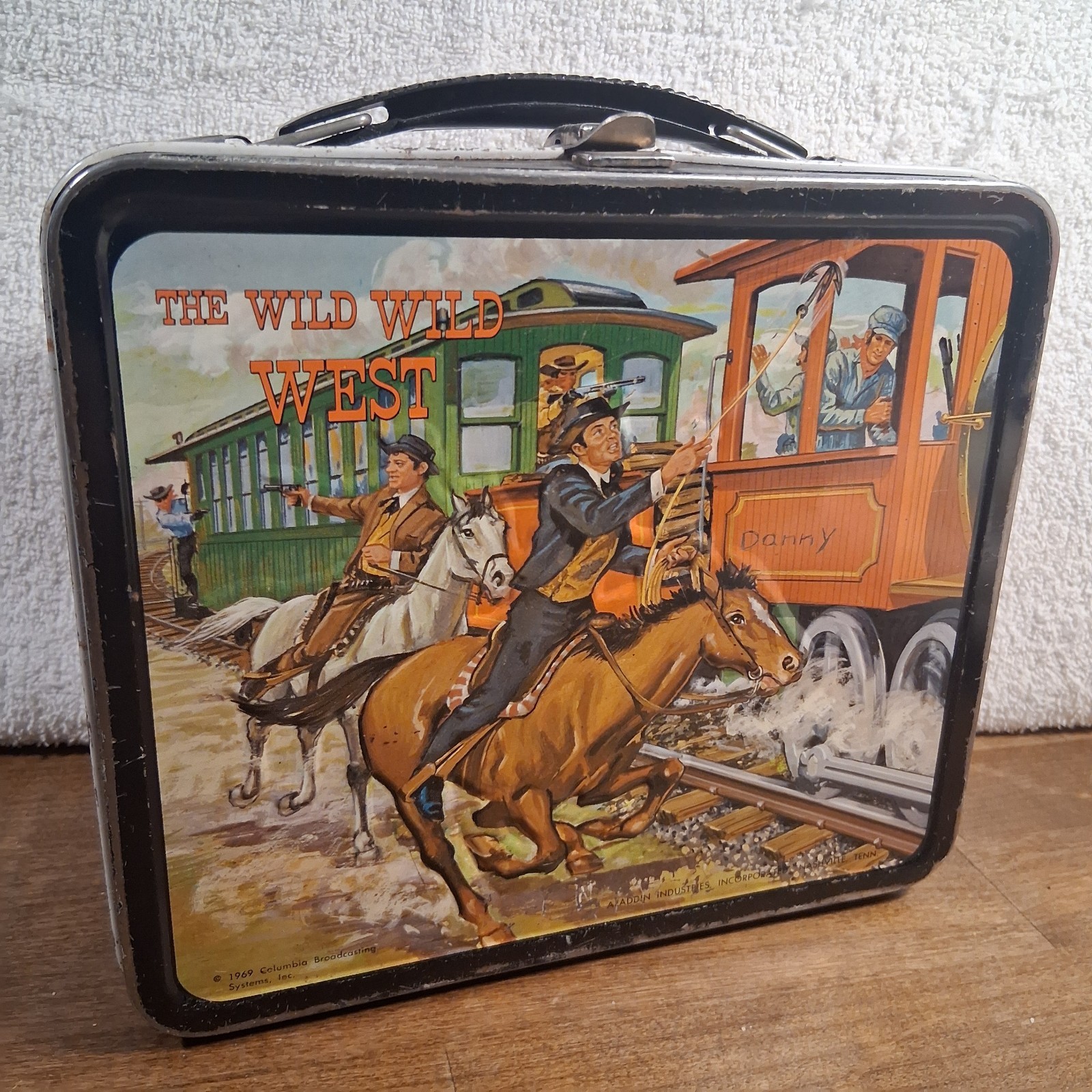 Aladdin 1969 Vintage Metal Aladdin 1969 Vintage Metal