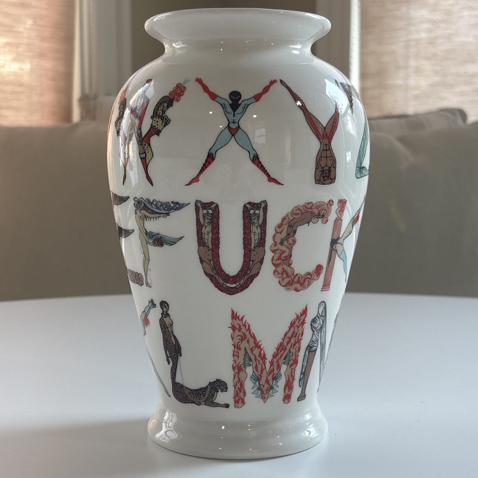 SUPREME Alphabet F-Word White Ceramic Printed Vase SS'18 SUPREME Alphabet F-Word White Ceramic Printed Vase SS'18