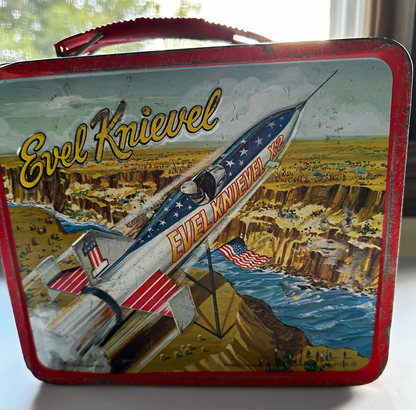 Vintage 1974 Aladdin Evel Knievel Metal Lunchbox no thermos 