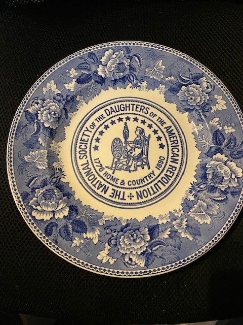 1932 Wedgwood DAR Washington Bicentennial Plate Daughters American Revolution