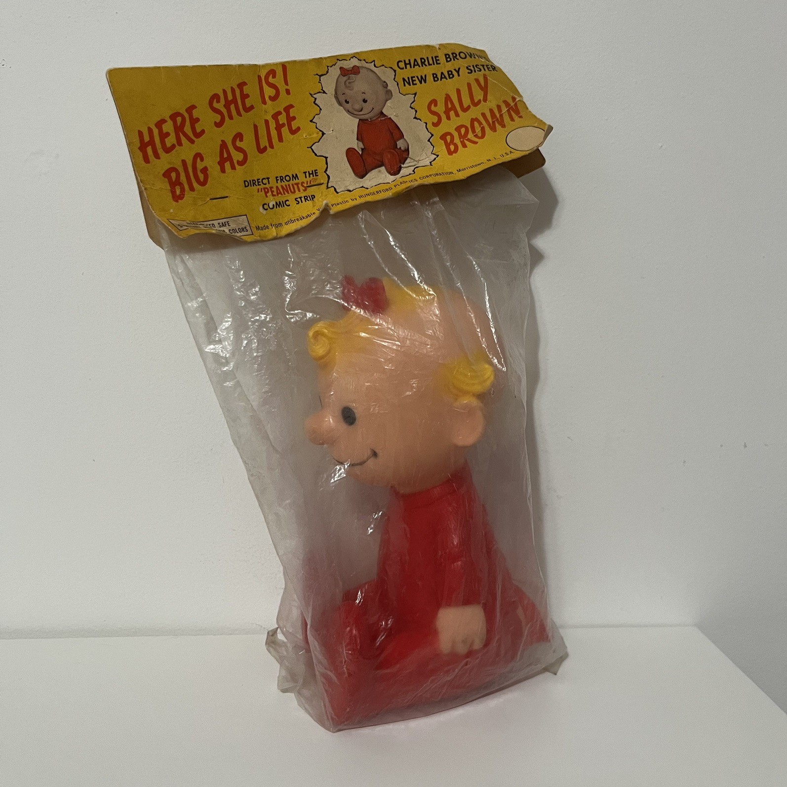 NIB Vintage 1960s Hungerford Peanuts Sally Brown Vinyl Squeaky Doll UFS Original