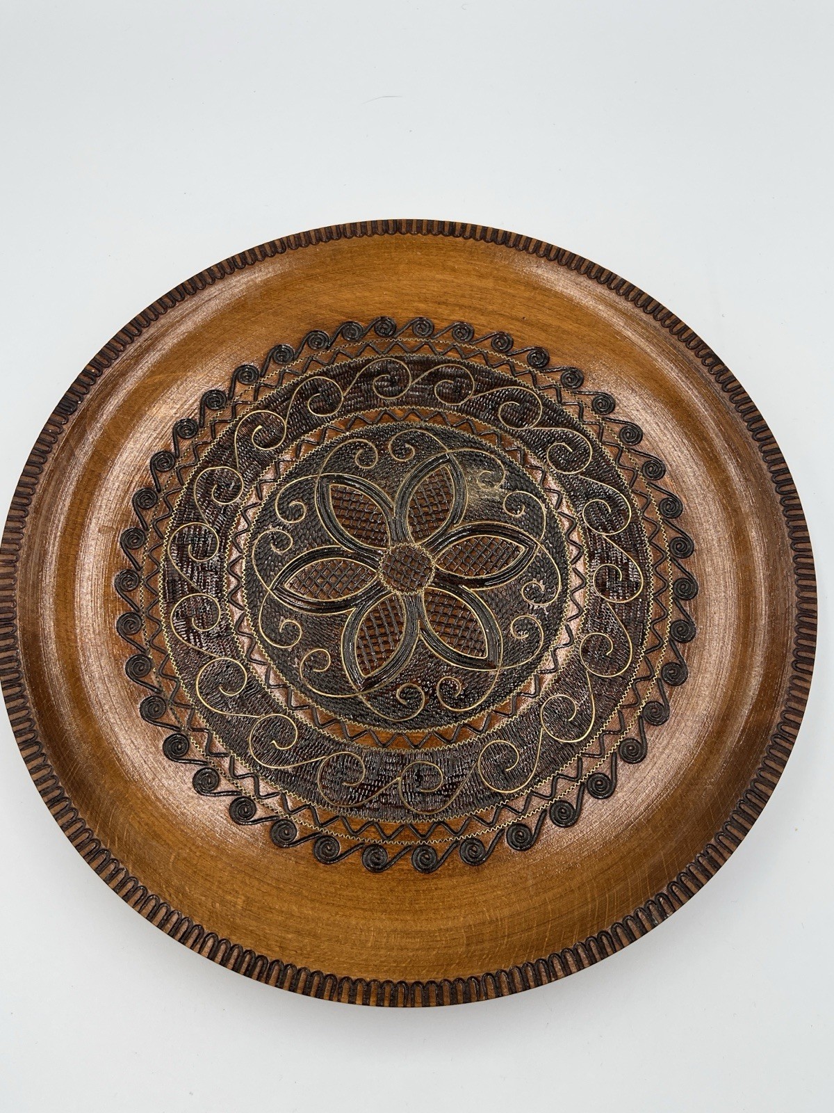 VTG Polish Hand-Carved Wooden Plate w/ Brass Inlay Floral Base, Rare Border 11”