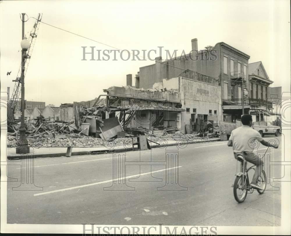 1971 Press Photo City destroying buildings on South Rampart Street - noc09774 1971 Press Photo City destroying buildings on South Rampart Street - noc09774