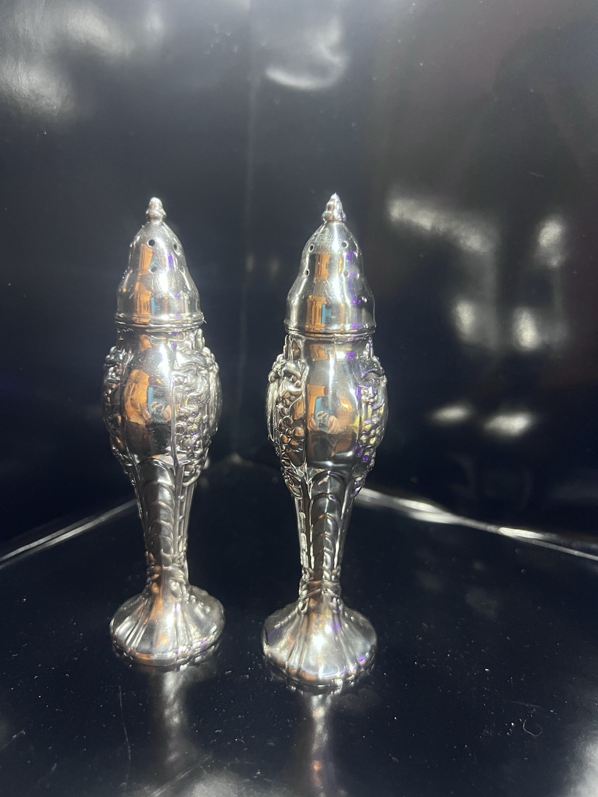 Old South WM .A. Roger’s Oneida Salt And Pepper Shakers Old South WM .A. Roger’s Oneida Salt And Pepper Shakers