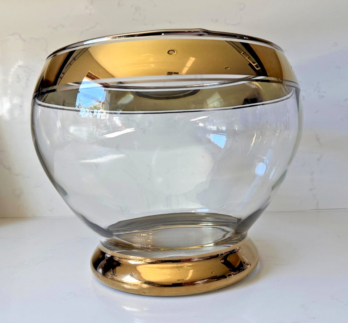 Vintage 1970s Footed Art Glass Bowl Gold Silver Leaf Decoration 13\