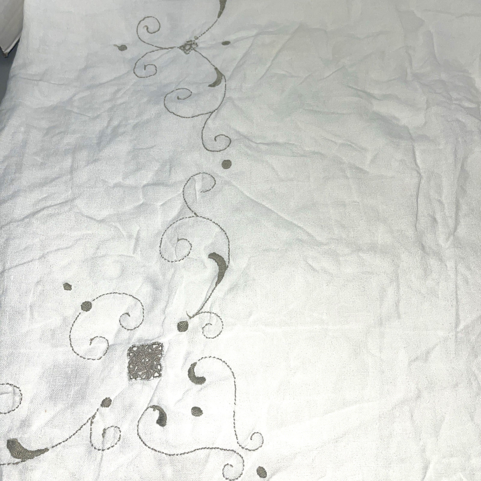 Vintage Linen Ivory Tablecloth with Cutouts and Embroidery 82\