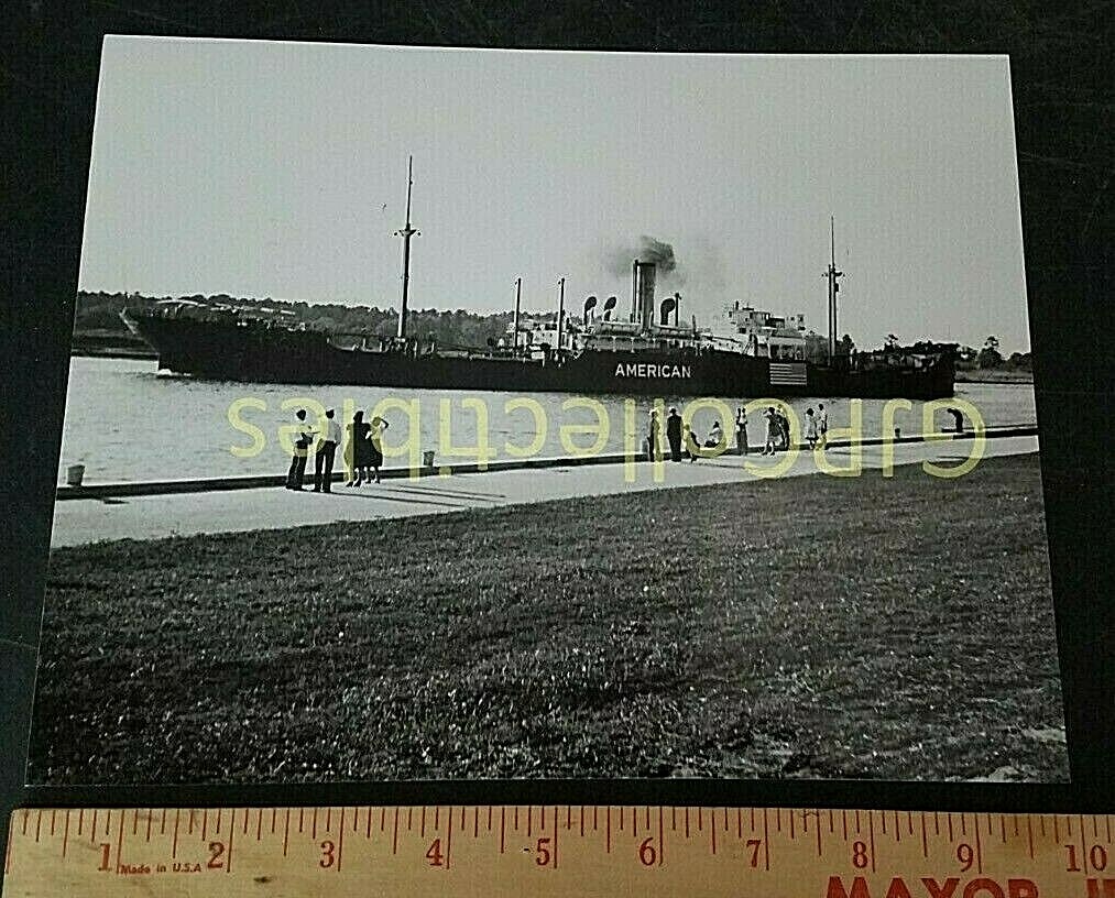 B/W SHIP OCEAN LINER BOAT photo #AMERICAN WITH FLAG