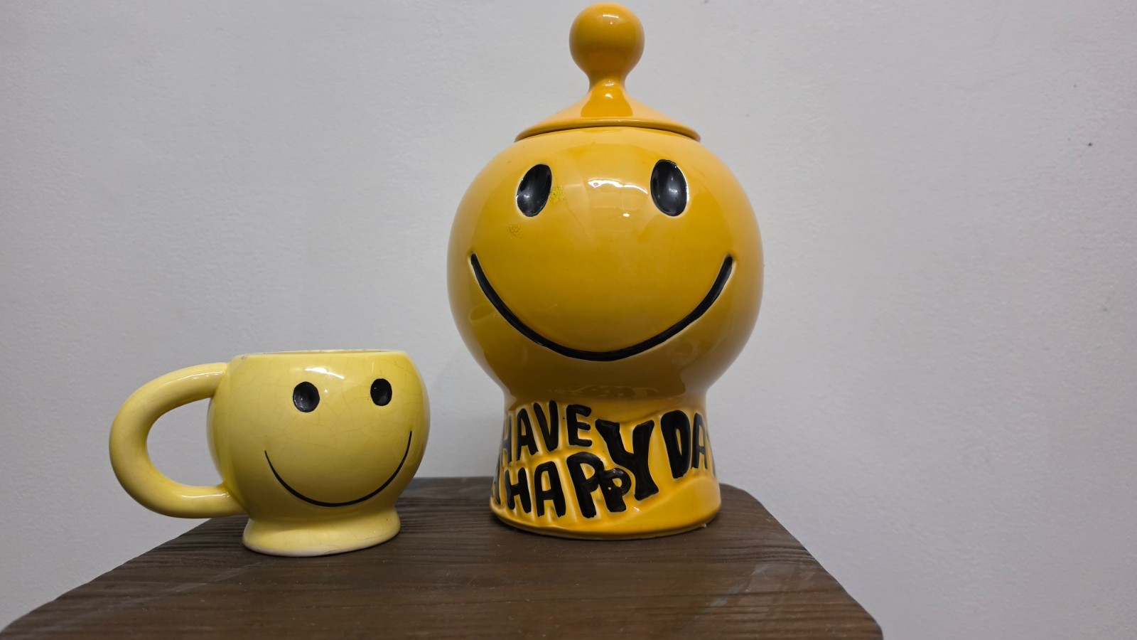 Vintage McCoy USA Have A Happy Day Smiley Face Cookie Jar Yellow Pottery w/ Lid