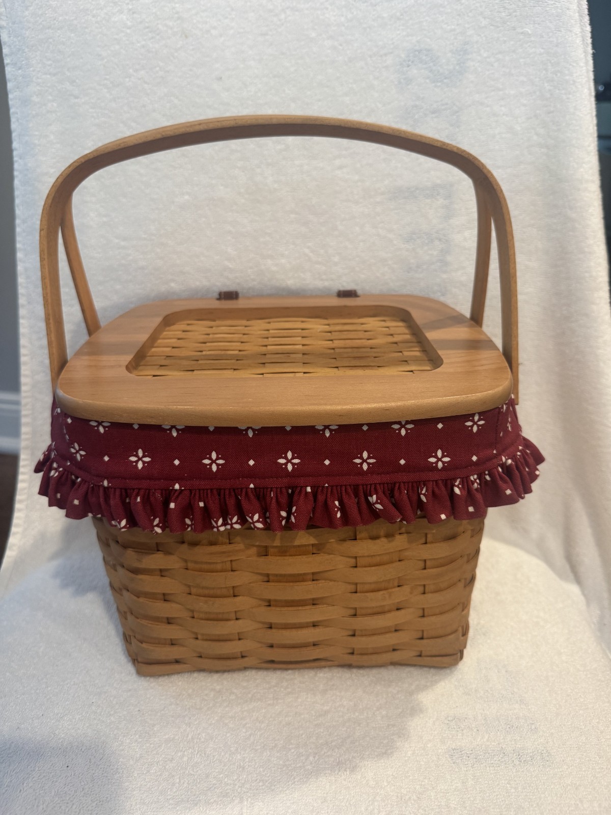 2005 Longaberger Picnic Style Baskets w/Liner & 2 protectors 2005 Longaberger Picnic Style Baskets w/Liner & 2 protectors