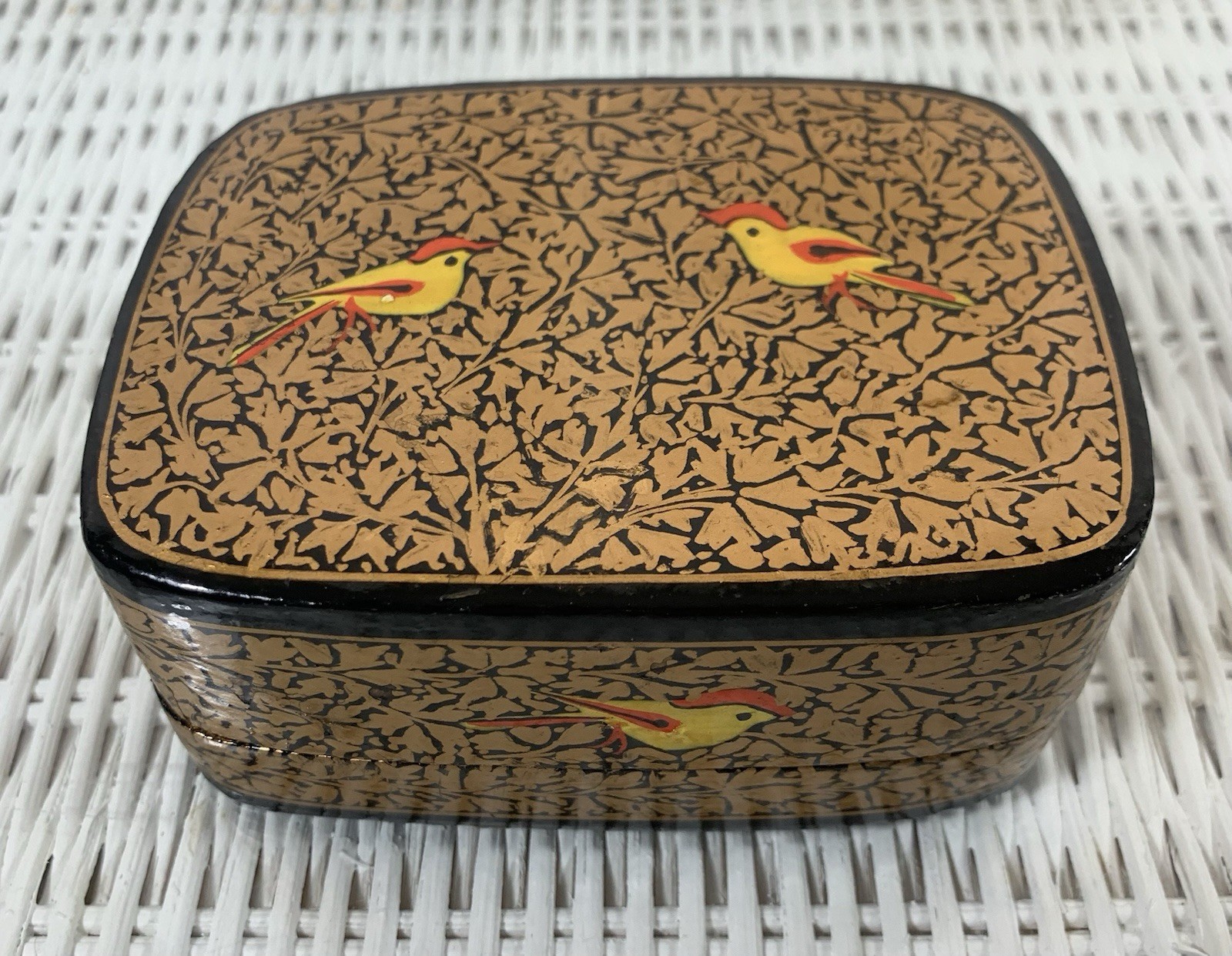 Vtg Ornate Kashmiri Handpainted And Lacquered Paper-mache’ Handmade Trinket Box