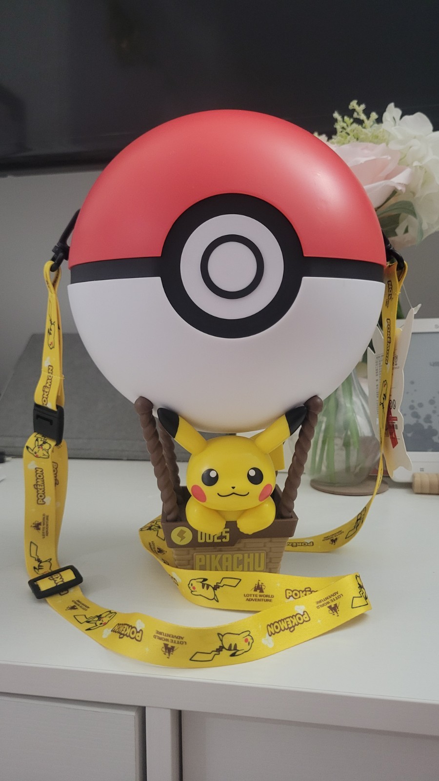 Pokemon Pikachu Lotte World Exclusive. Hot Airballoon Figure. USA