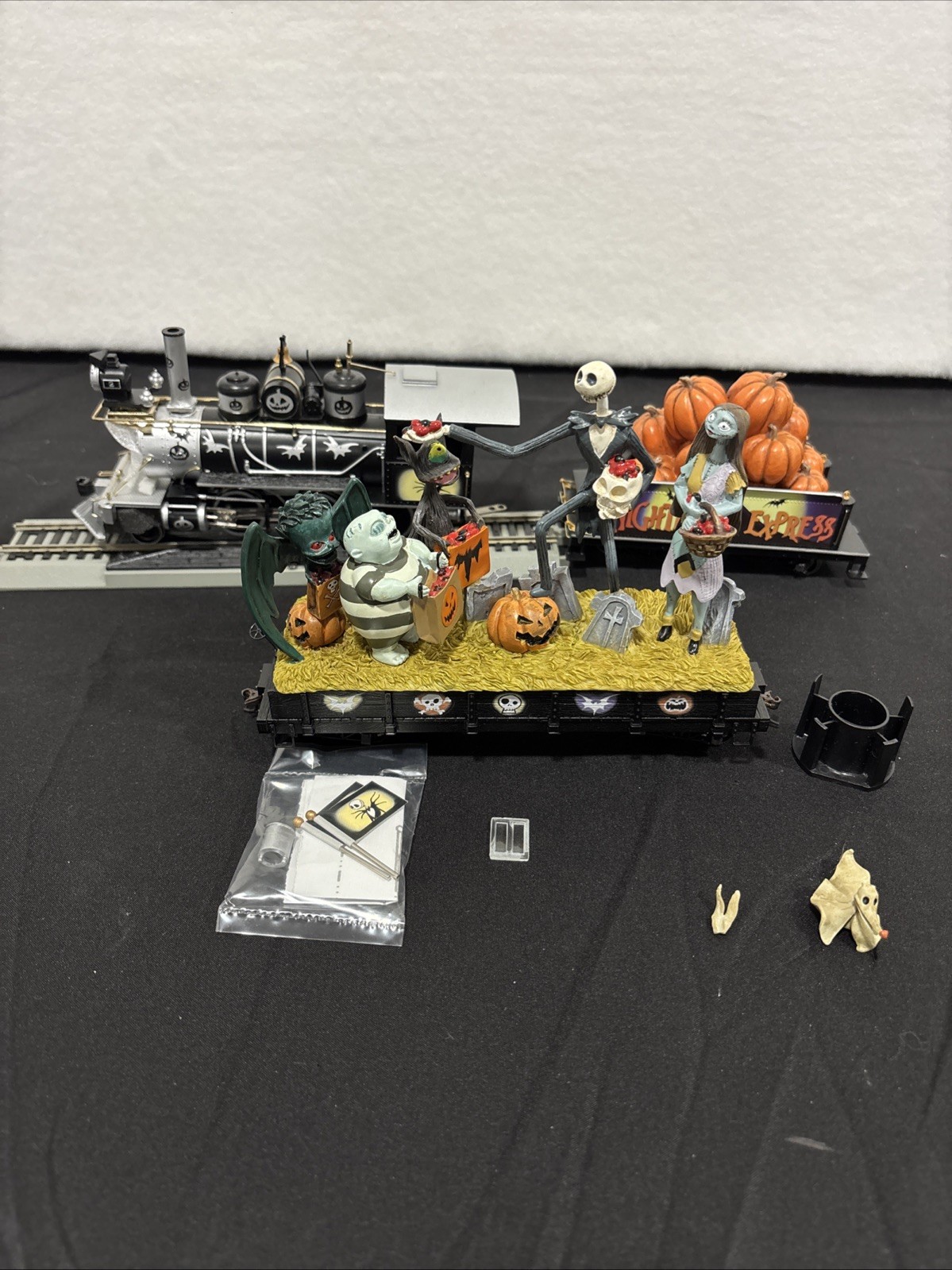 Hawthorn Village Nightmare Before Christmas Train Cars Pumpkins Halloween *READ*