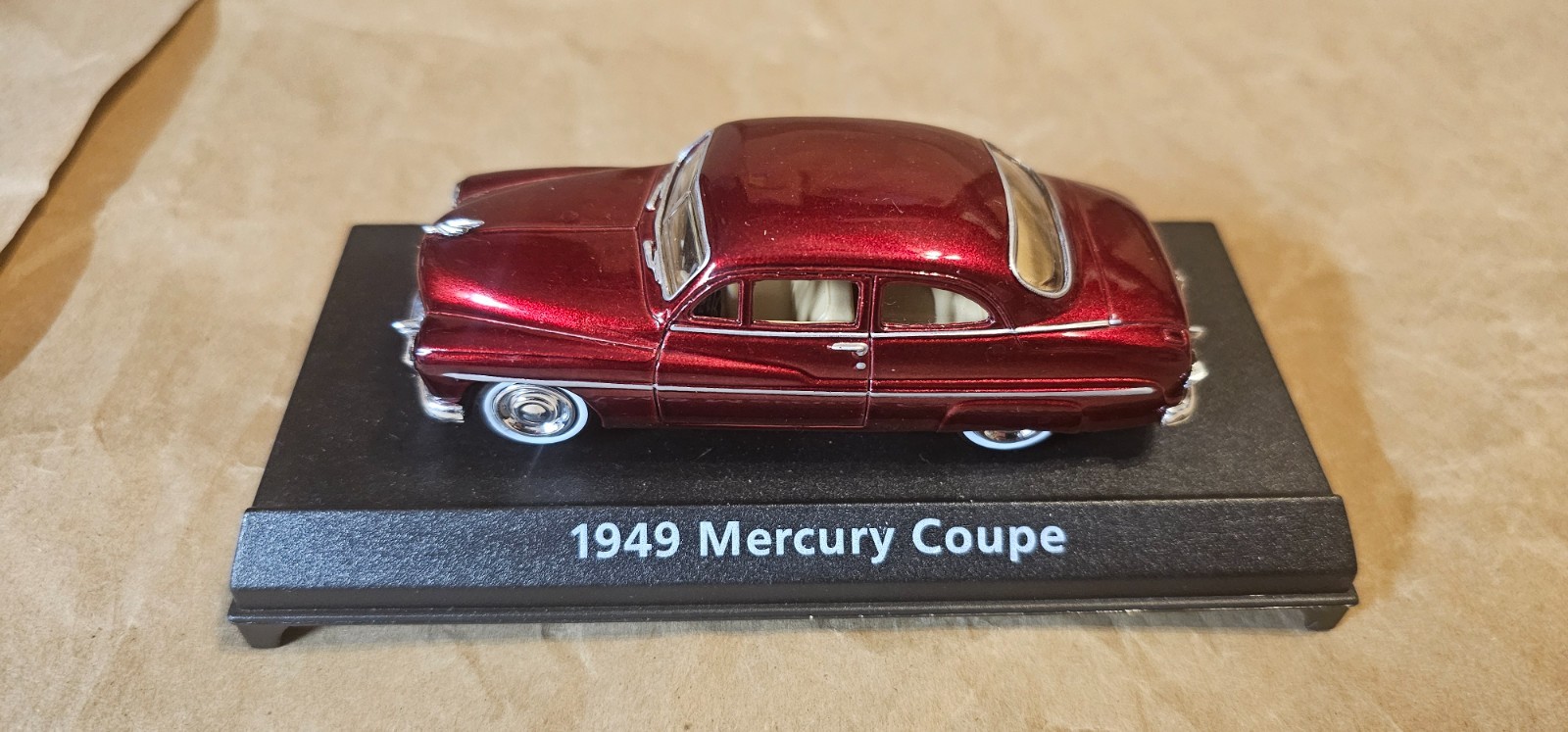 Motormax 1949 Mercury Coupe 1:43 Scale Diecast - American Classics Prem. Collect
