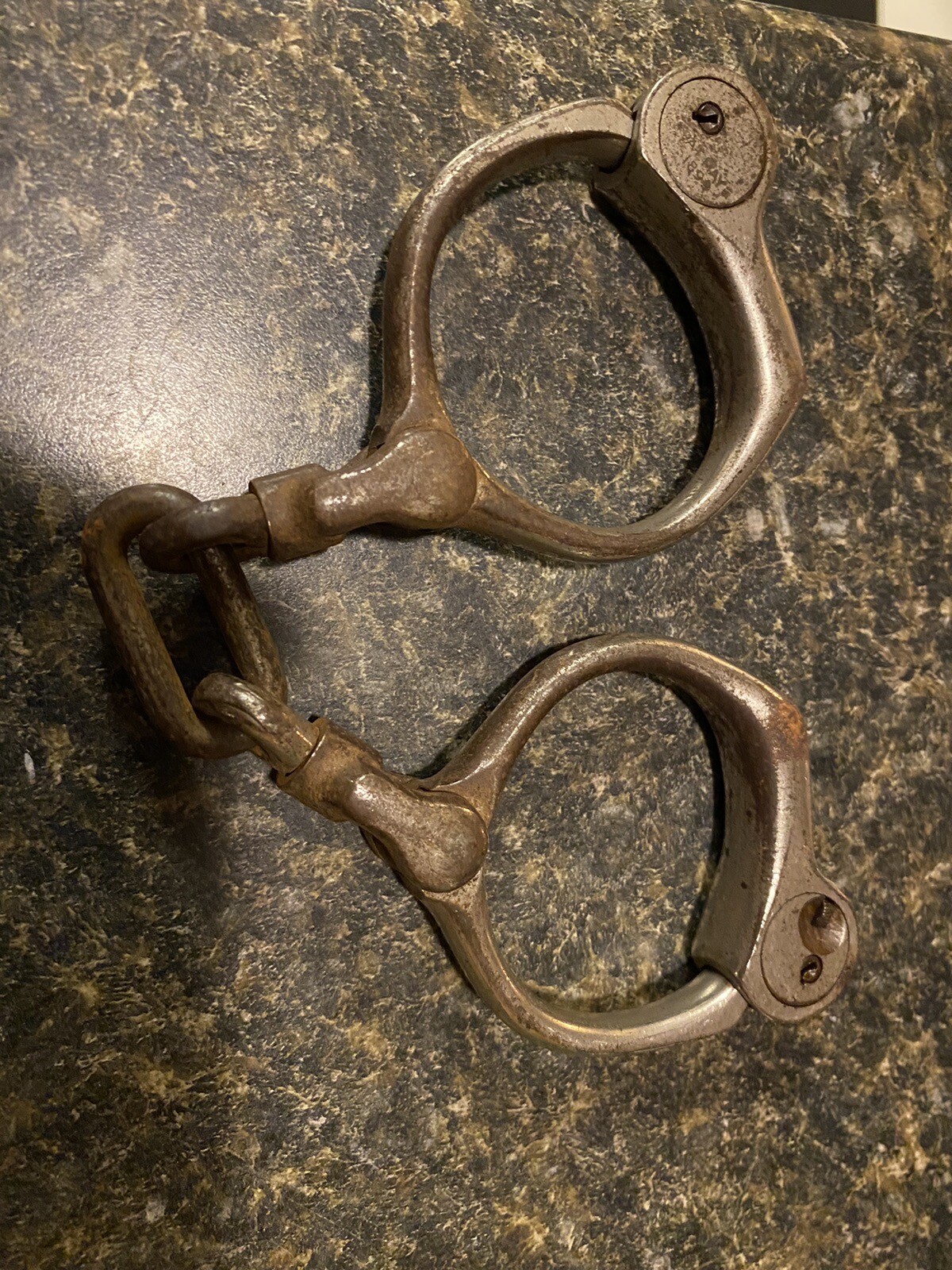 Antique 1899 Shackles Handcuffs 15b77 no keys padlock jail prisoner Bean Cobb Antique 1899 Shackles Handcuffs 15b77 no keys padlock jail prisoner Bean Cobb