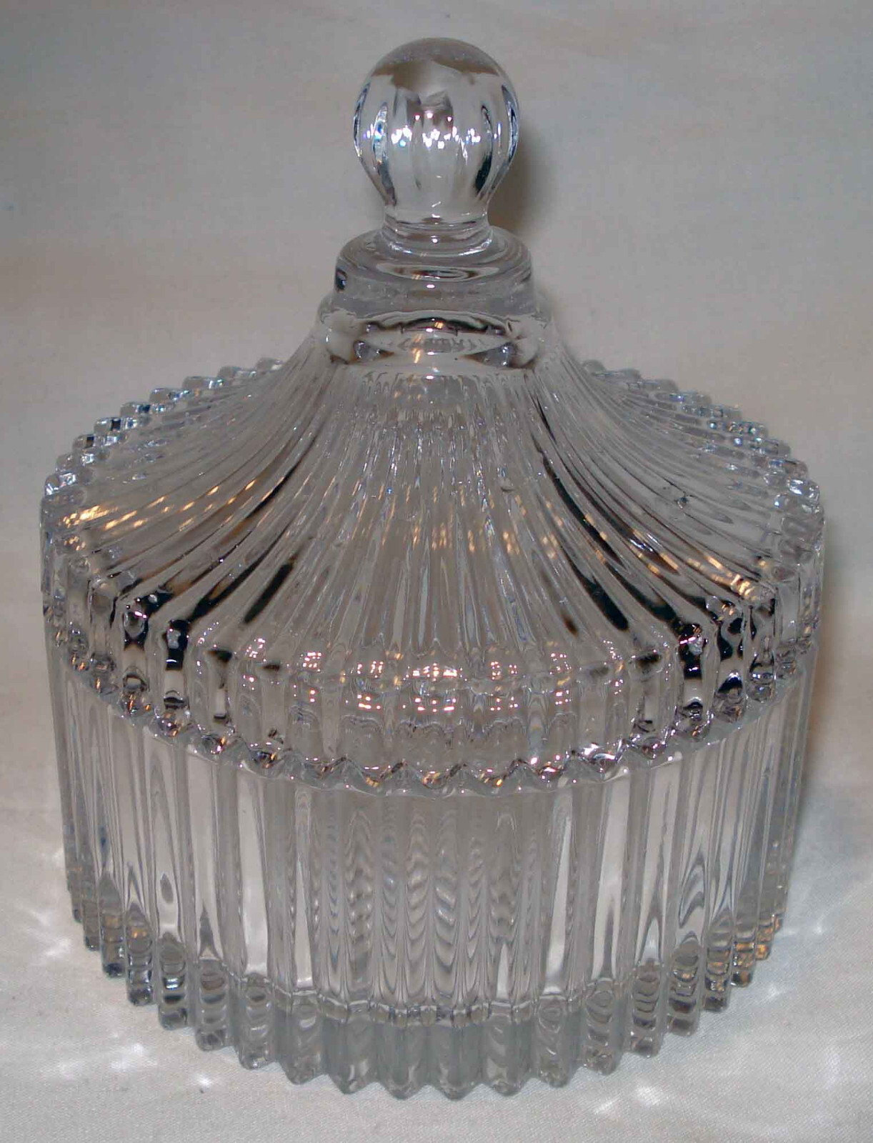 Vintage Qianli Lead Crystal Clear Glass Pleated Ridged Candy Dish Vanity Jar Lid
