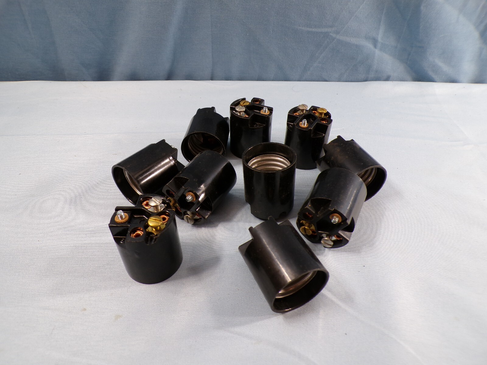 Lot of 10 Unused NOS Medium Base Keyless Lamp Sockets