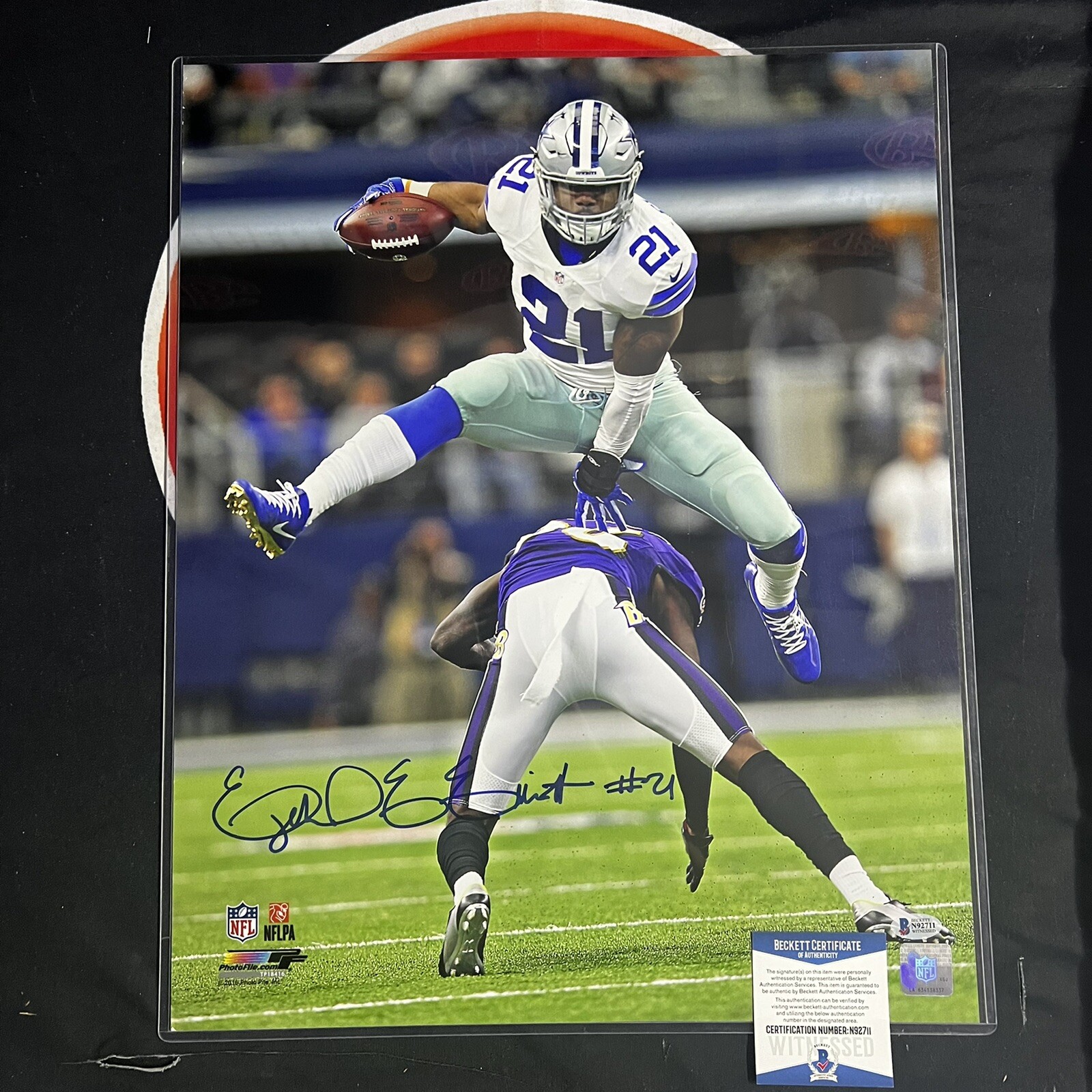 Ezekiel Elliott Dallas Cowboys Signed 16x20 Photo Autographed BAS Certified COA