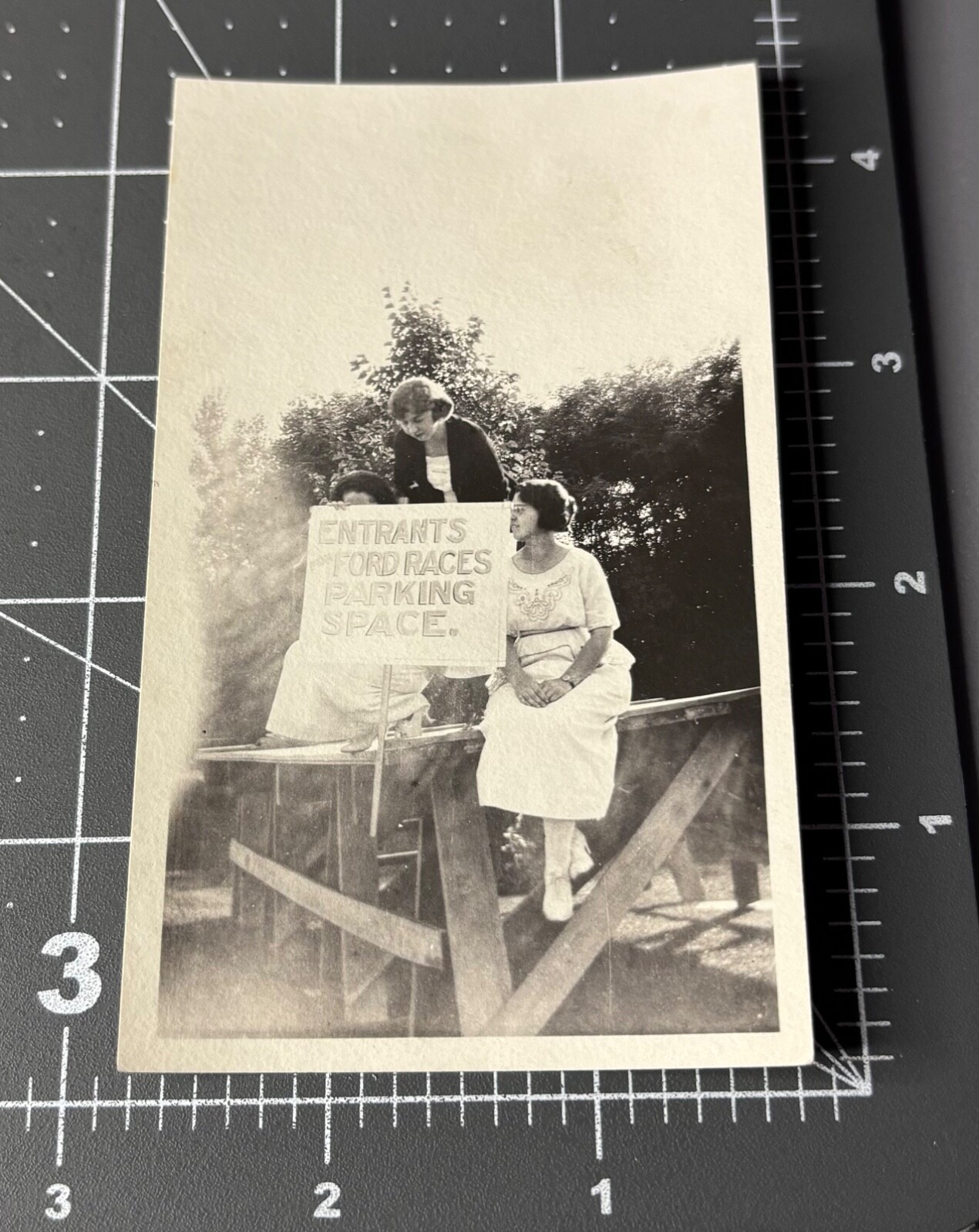 Scarce 1920s FORD CAR RACE Sign Women PARKING Spectators Antique Snapshot PHOTO